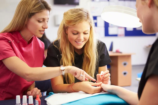 инструкторский курс по маникюру, онлайн, преподаватель по маникюру